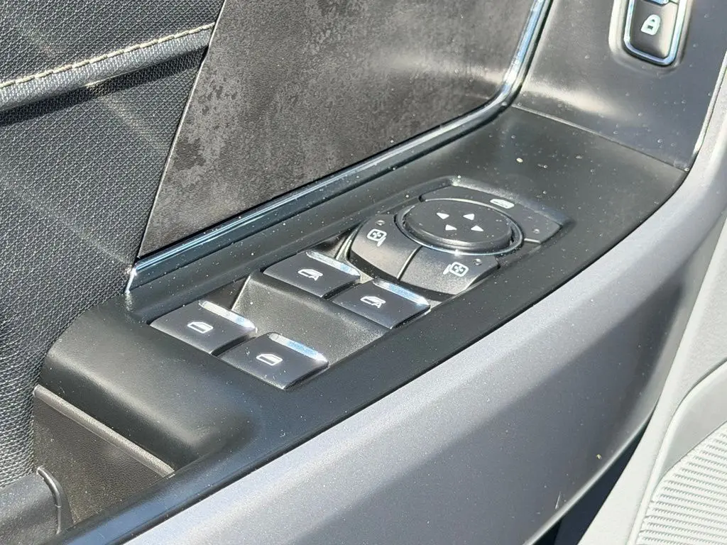 2025 Ford F-150 - $35,998