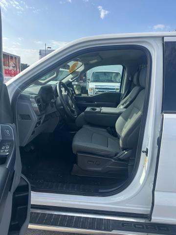 2025 Ford F-150 - $37,900