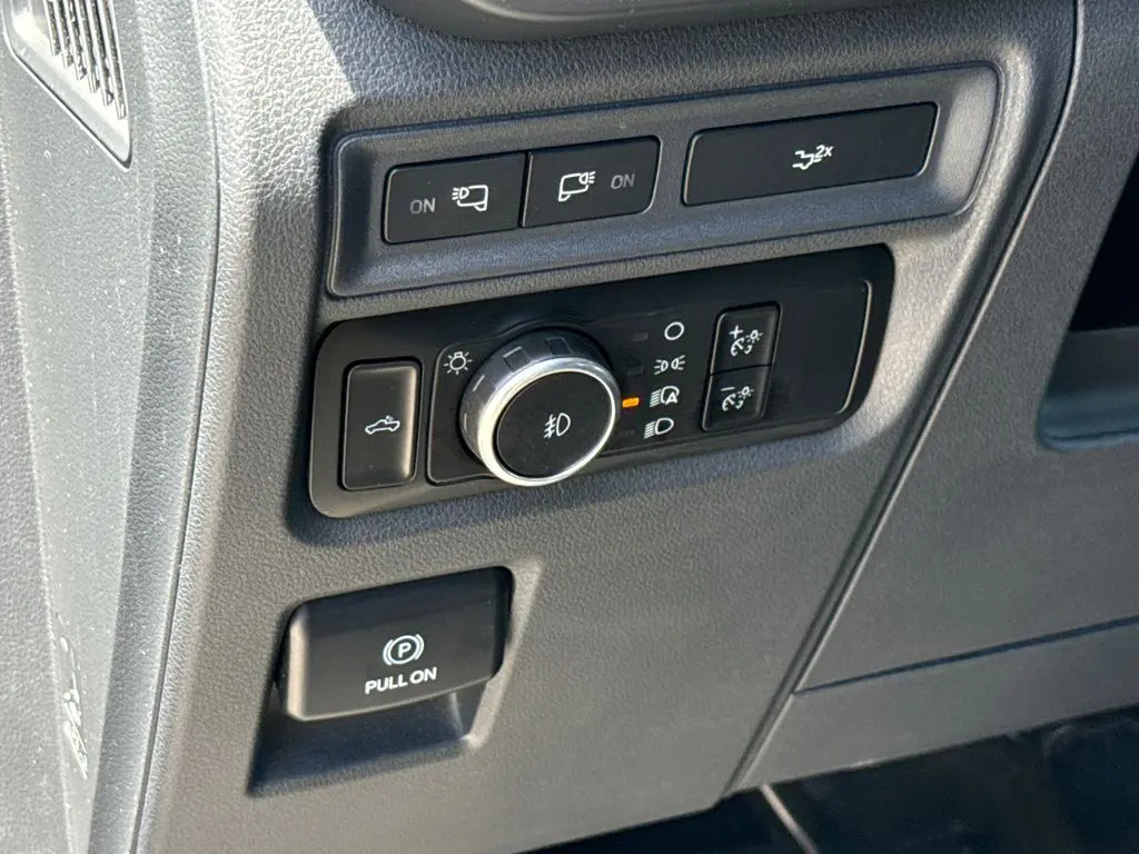 2024 Ford F-150 - $40,900