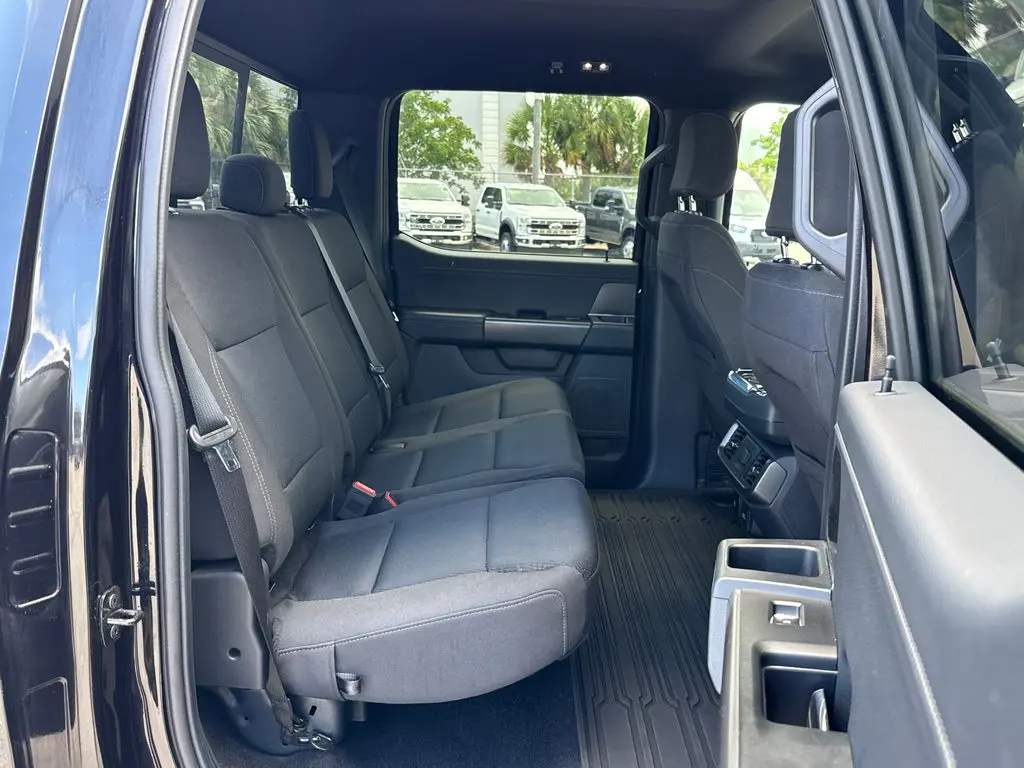 2024 Ford F-150 - $40,900