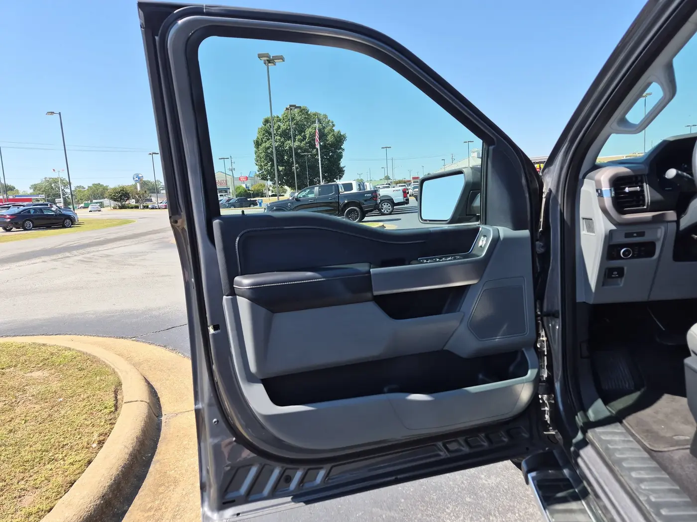 2025 Ford F-150 - $38,926