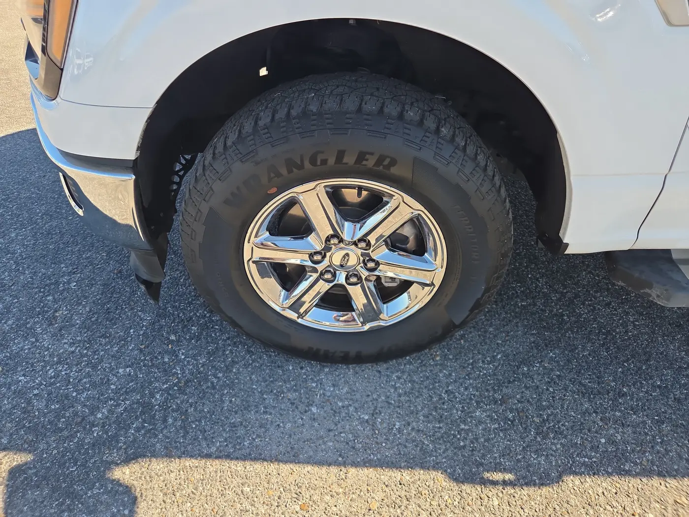 2025 Ford F-150 - $38,995