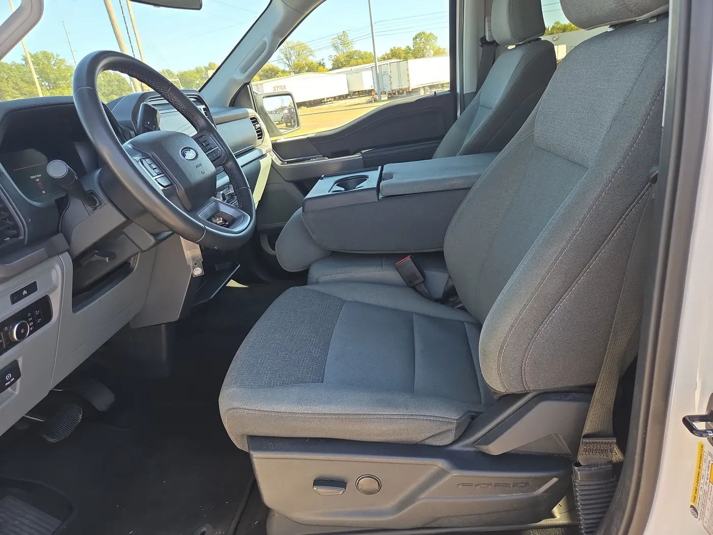 2025 Ford F-150 - $38,995