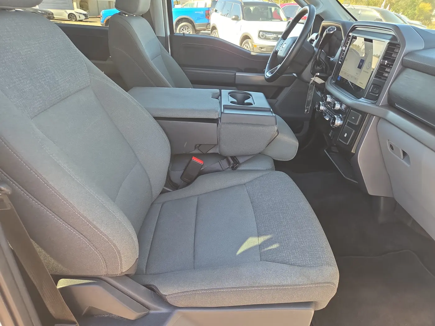 2025 Ford F-150 - $38,995