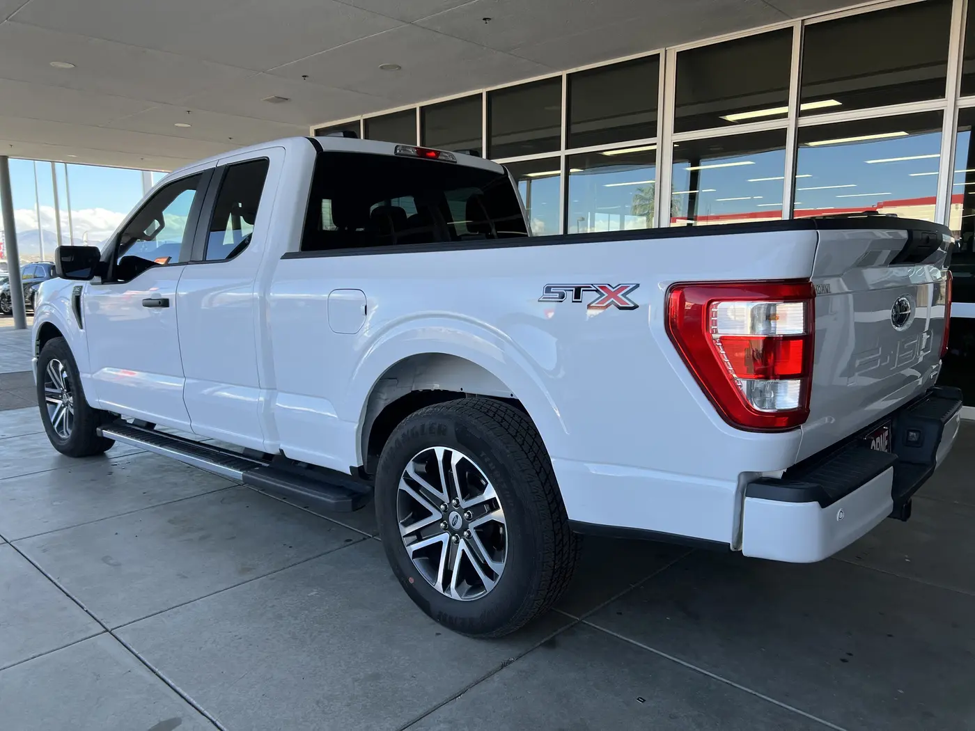 2023 Ford F-150 - $34,970