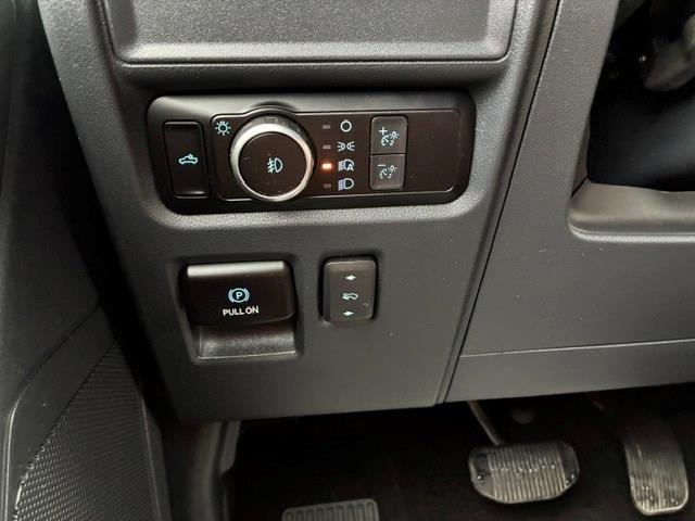 2023 Ford F-150 - $33,900