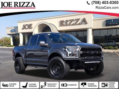 2017 Ford F-150 4X4 Raptor 4DR Supercab 5.5 FT. SB