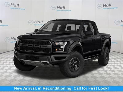 2017 Ford F-150 4X4 Raptor 4DR Supercab 5.5 FT. SB