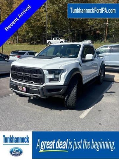 2018 Ford F-150 4X4 Raptor 4DR Supercab 5.5 FT. SB
