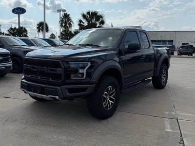 2017 Ford F-150 4X4 Raptor 4DR Supercab 5.5 FT. SB