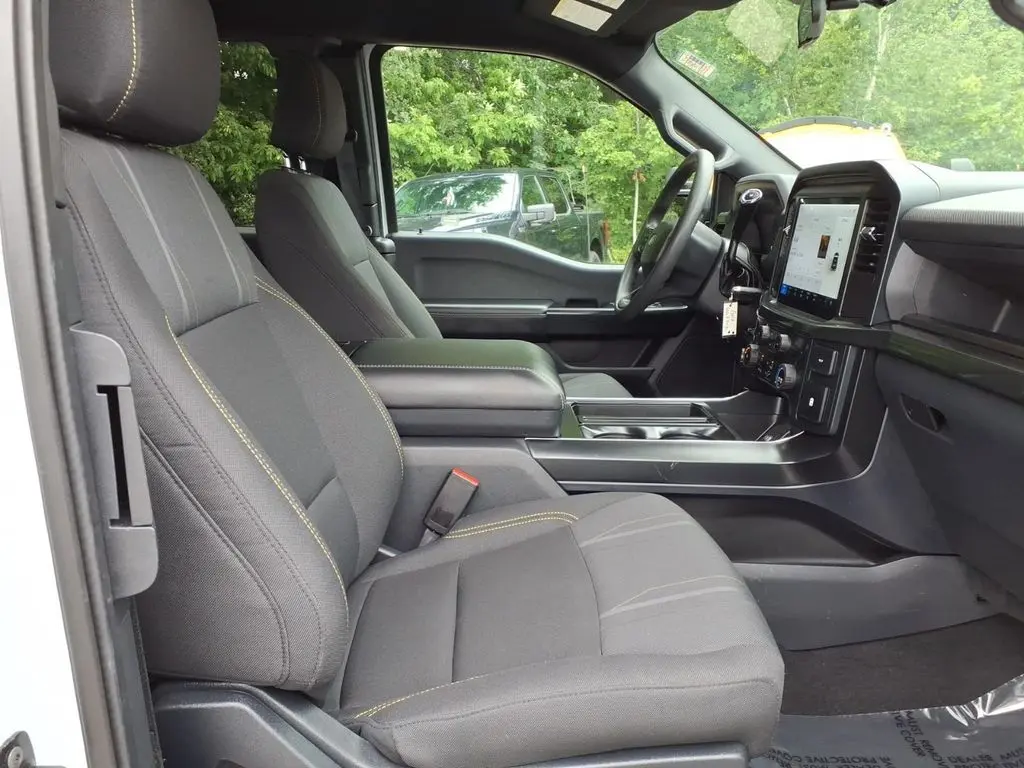 2025 Ford F-150 - $40,402