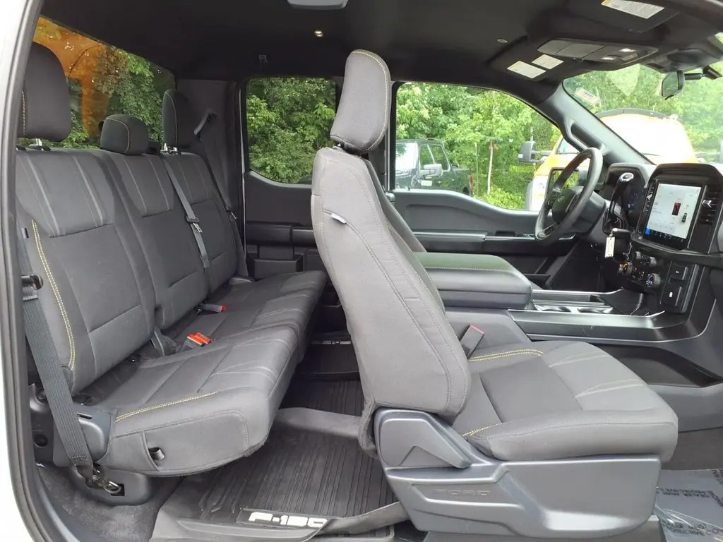 2025 Ford F-150 - $40,402