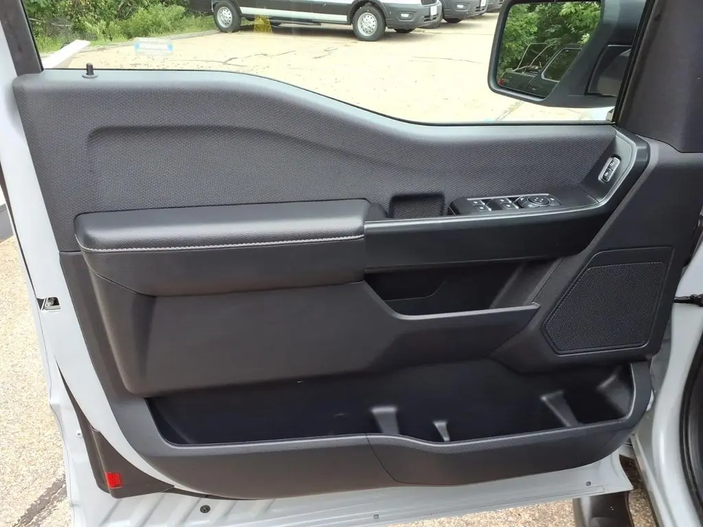 2025 Ford F-150 - $40,402