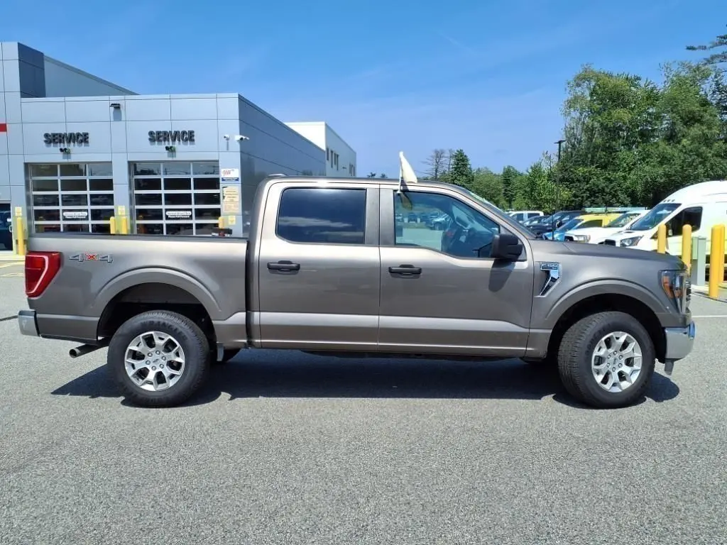 2023 Ford F-150 - $35,900