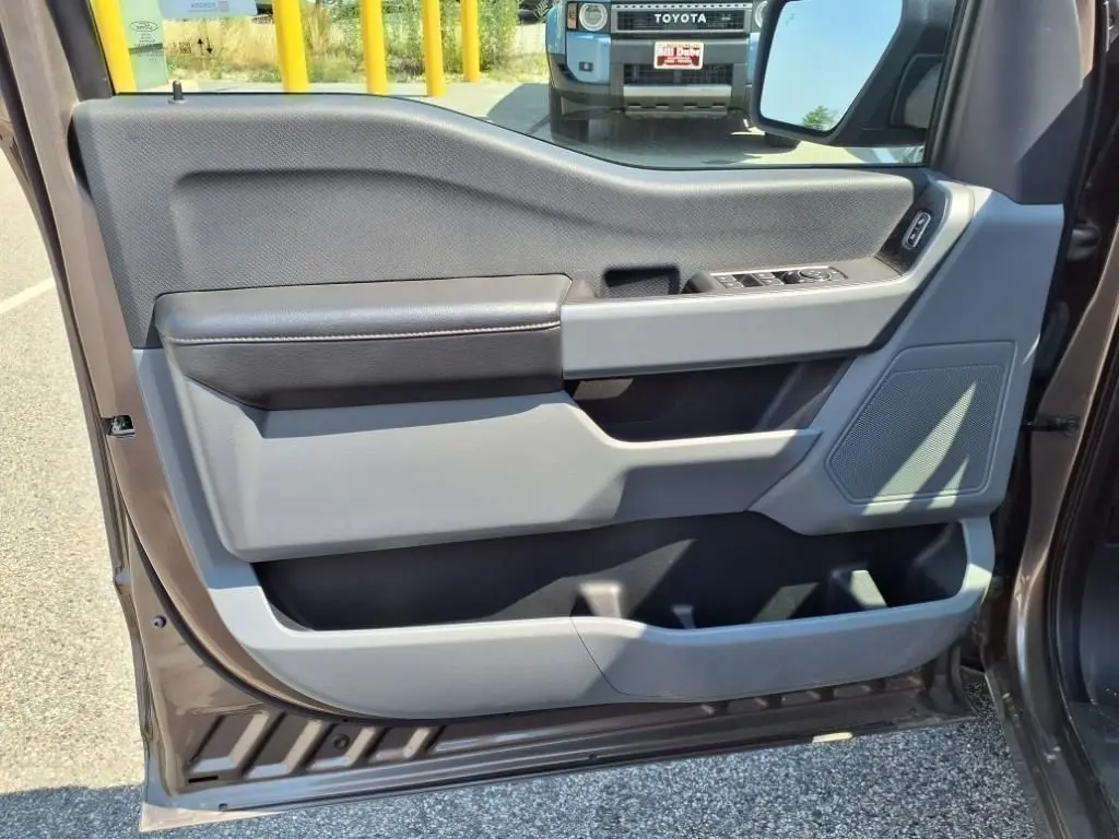 2023 Ford F-150 - $35,900