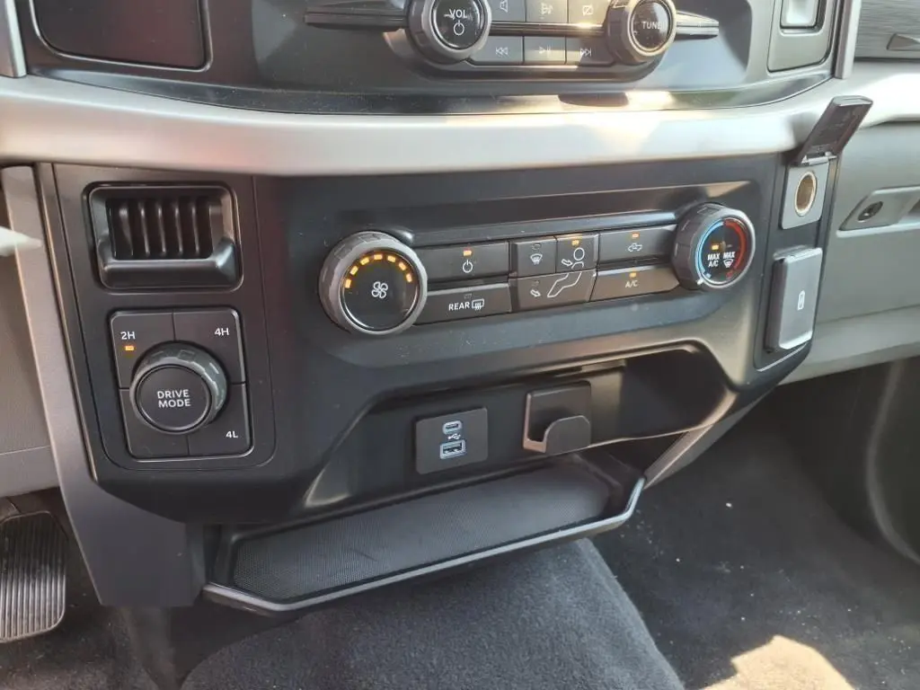 2023 Ford F-150 - $35,900