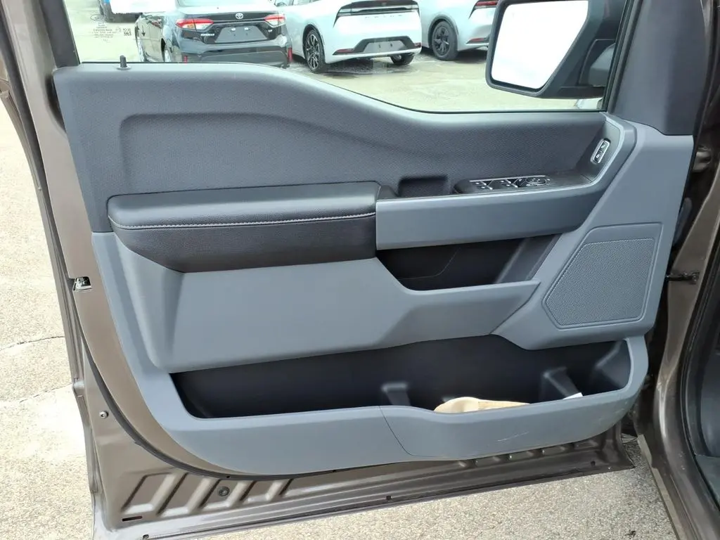 2023 Ford F-150 - $35,900