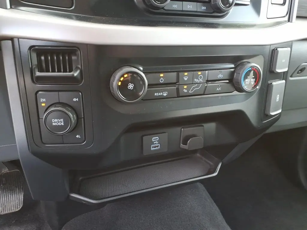 2023 Ford F-150 - $35,900