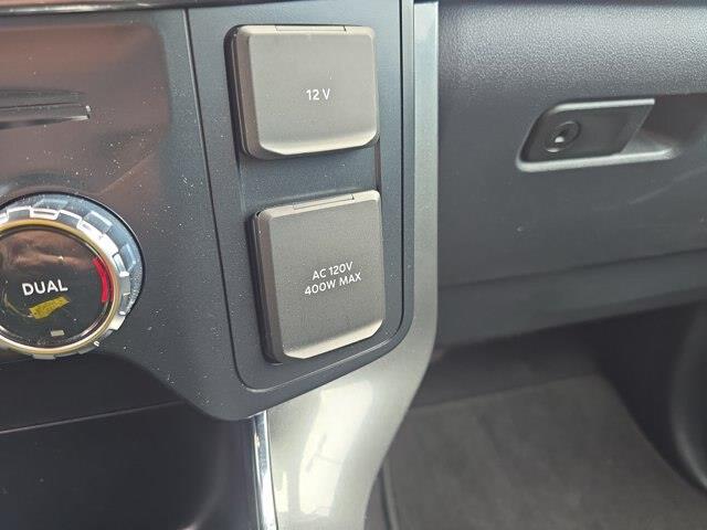 2023 Ford F-150 - $42,990