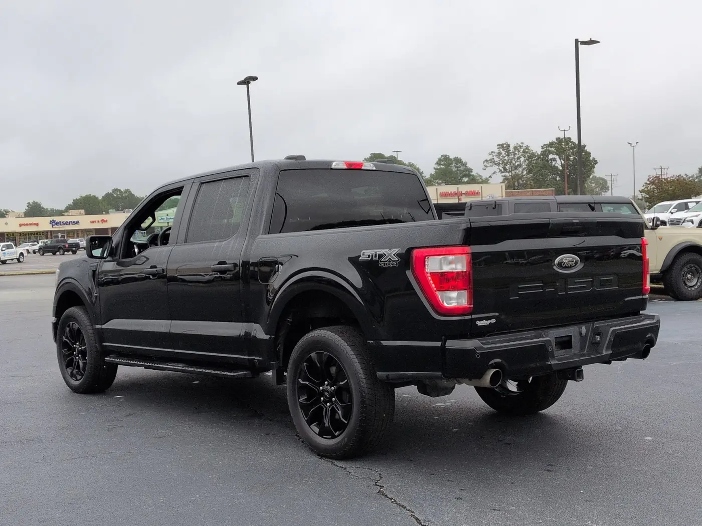 2023 Ford F-150 - $38,995