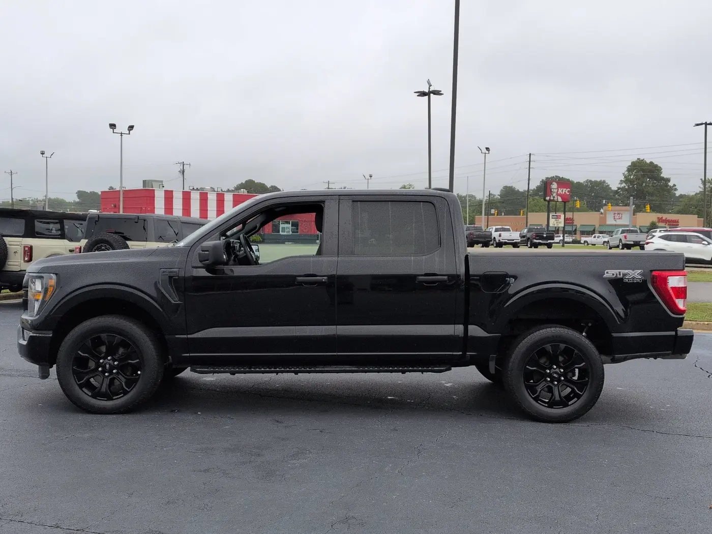 2023 Ford F-150 - $38,995