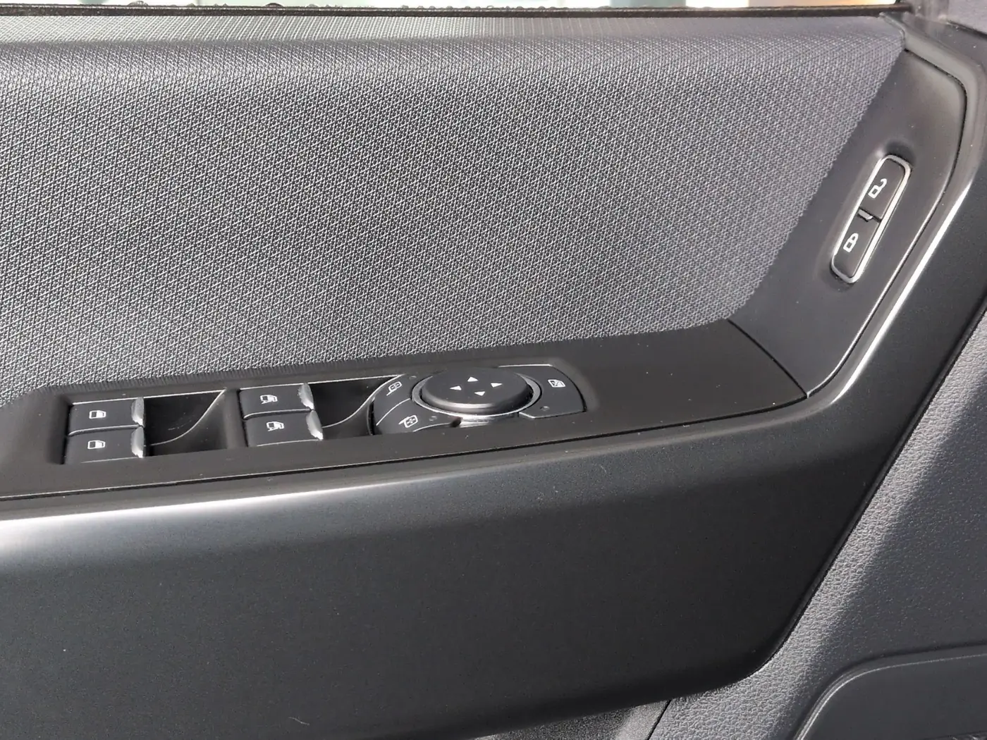 2023 Ford F-150 - $38,995