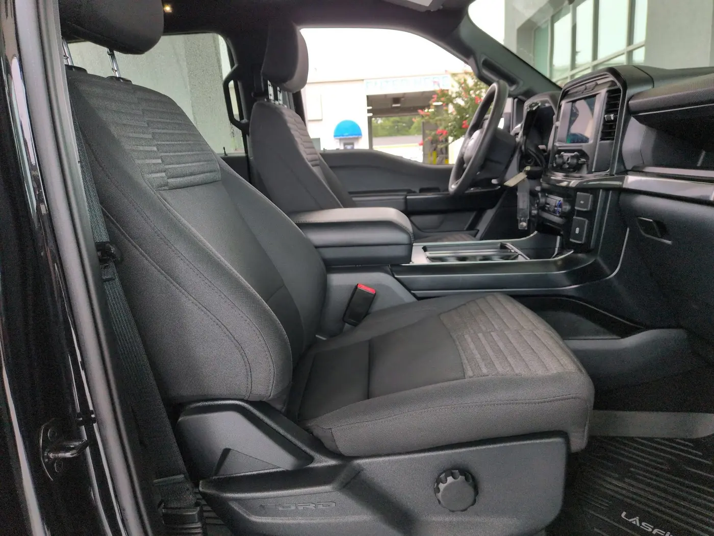 2023 Ford F-150 - $38,995