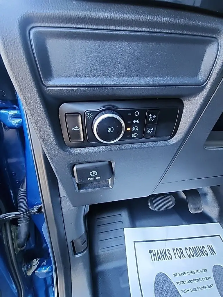 2023 Ford F-150 - $42,995