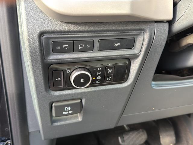2023 Ford F-150 - $43,600