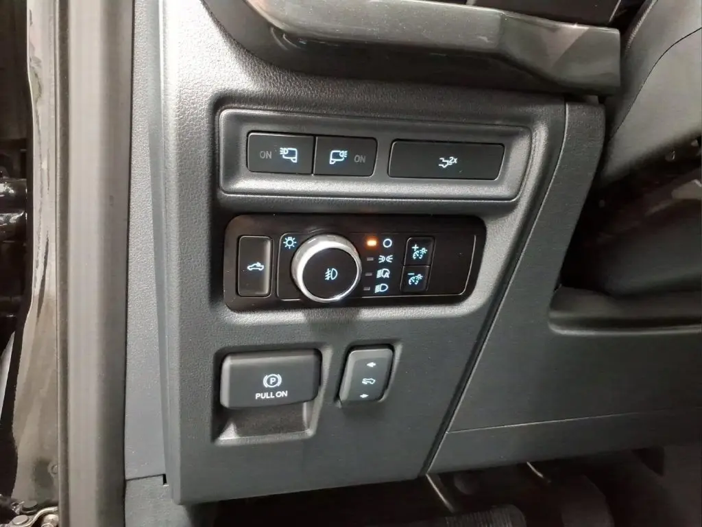 2023 Ford F-150 - $40,995
