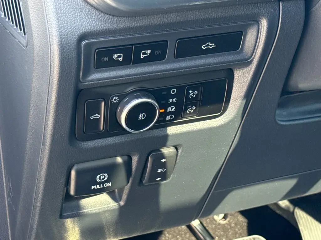 2023 Ford F-150 - $39,900
