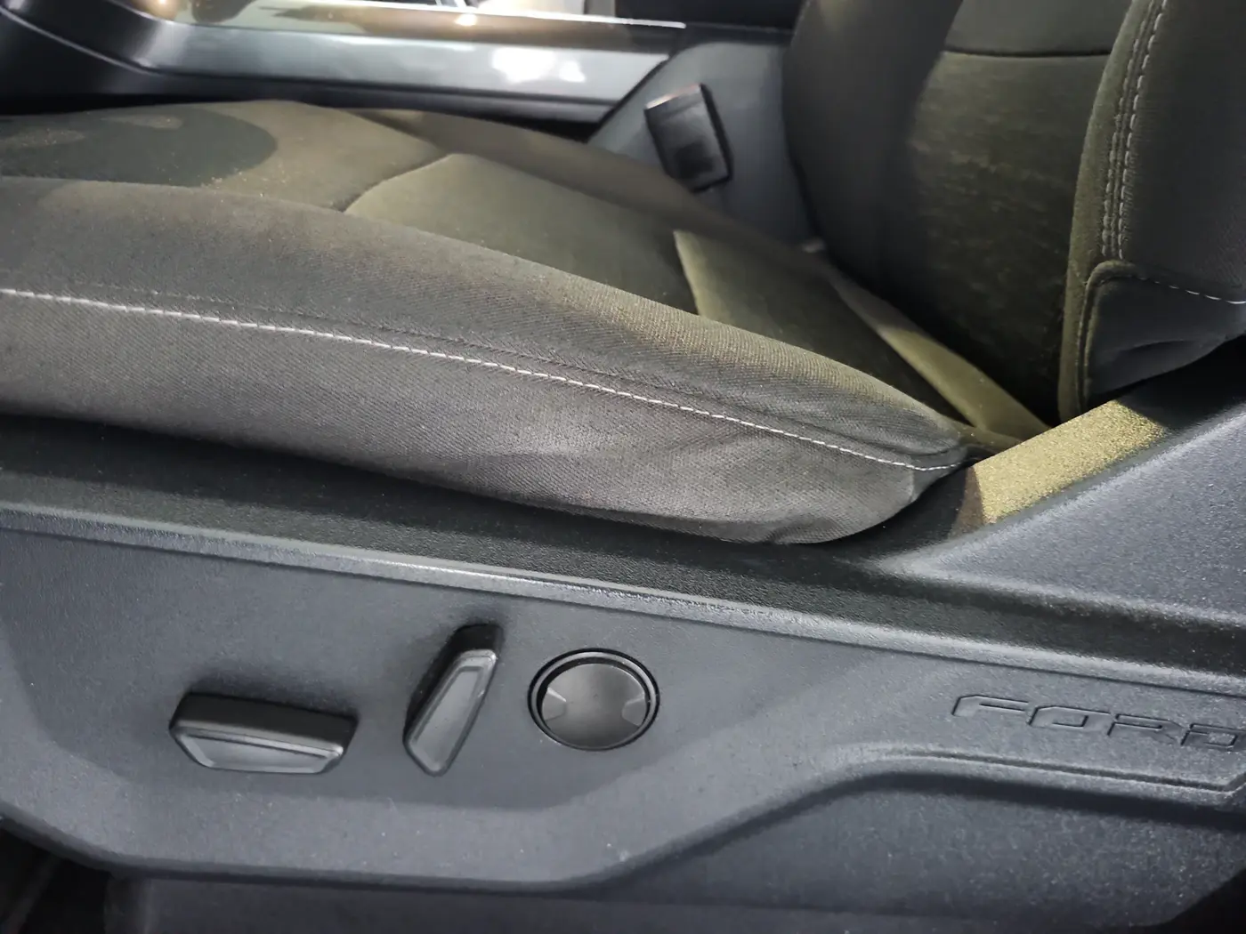 2023 Ford F-150 - $40,990