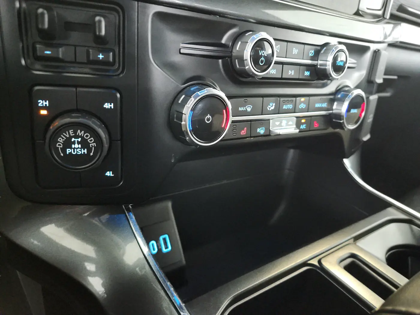2023 Ford F-150 - $40,990