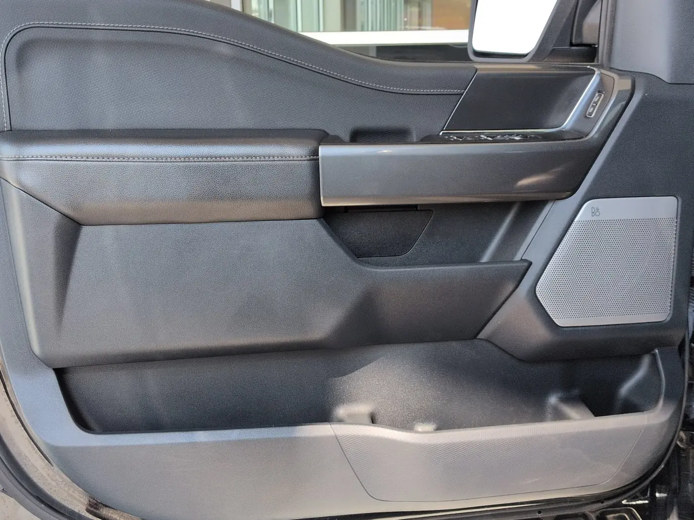 2023 Ford F-150 - $39,900