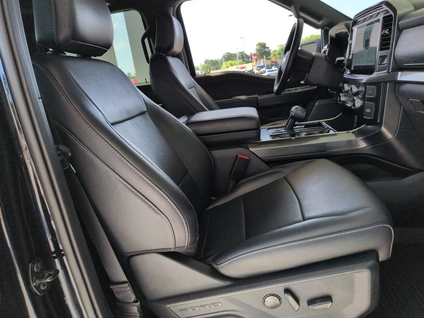 2023 Ford F-150 - $39,900