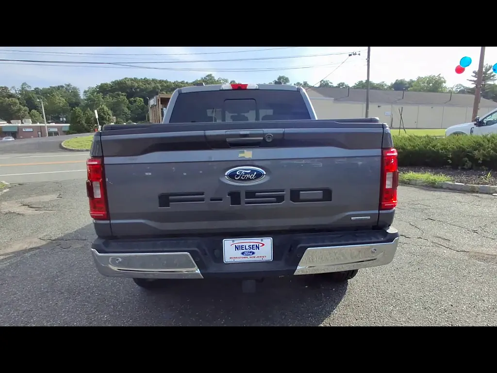 2022 Ford F-150 - $40,833