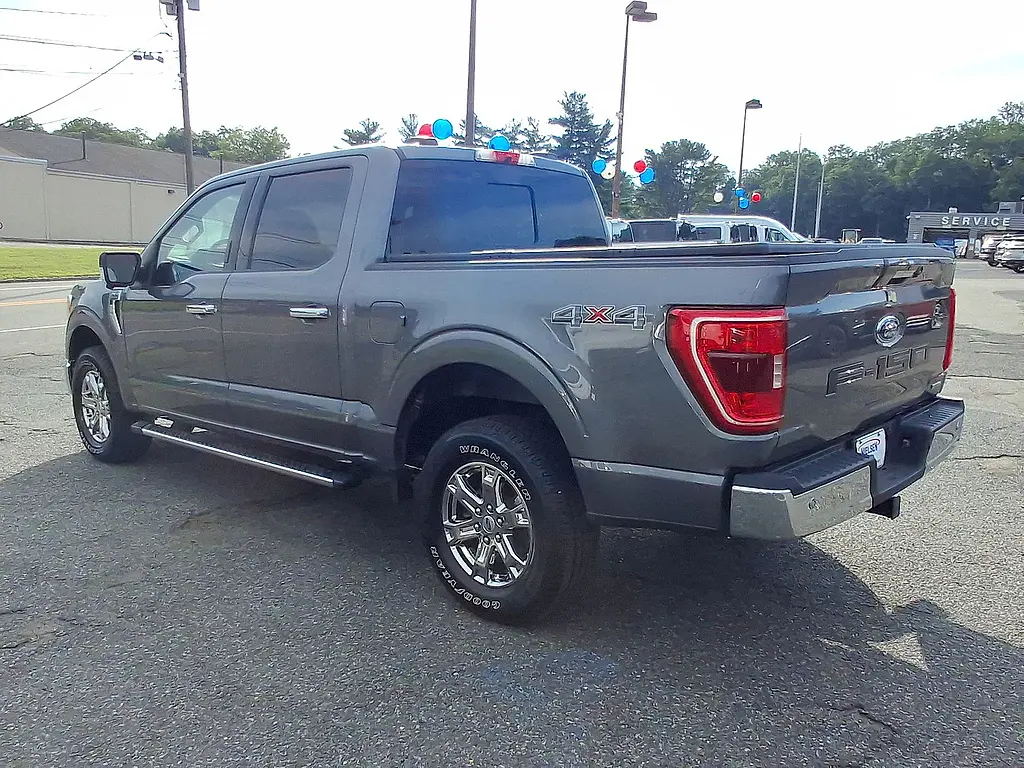 2022 Ford F-150 - $40,833