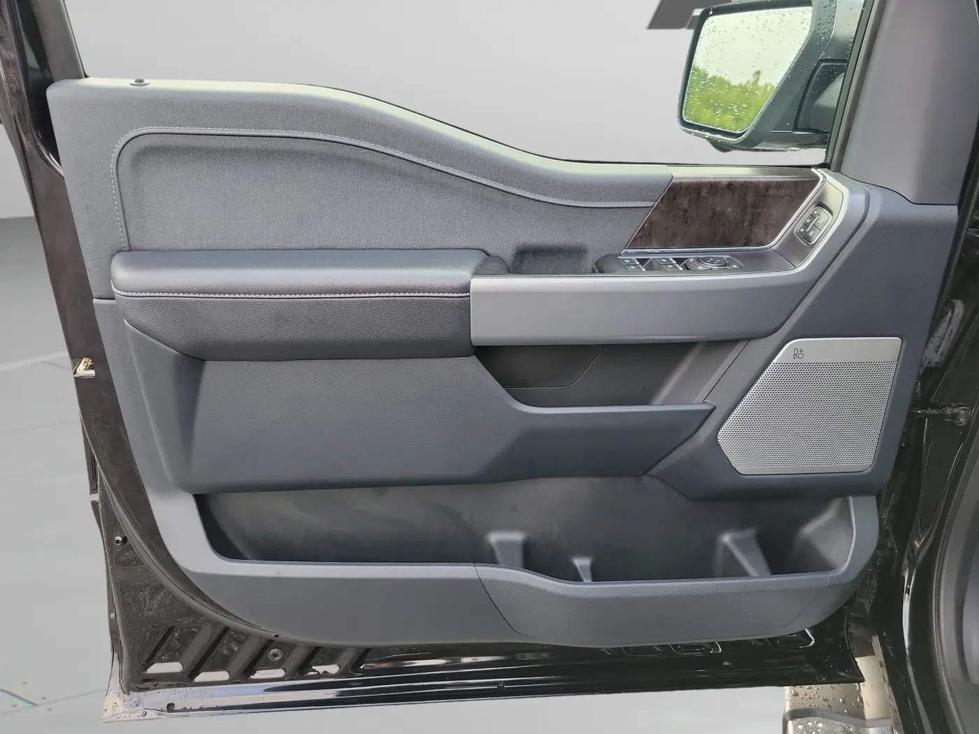 2023 Ford F-150 - $47,000