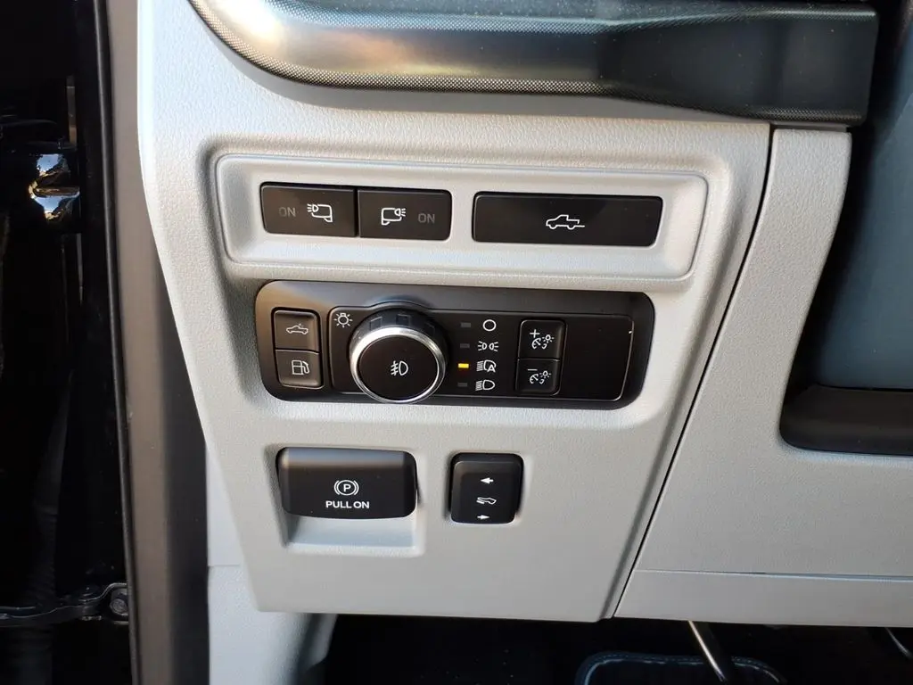 2023 Ford F-150 - $52,990