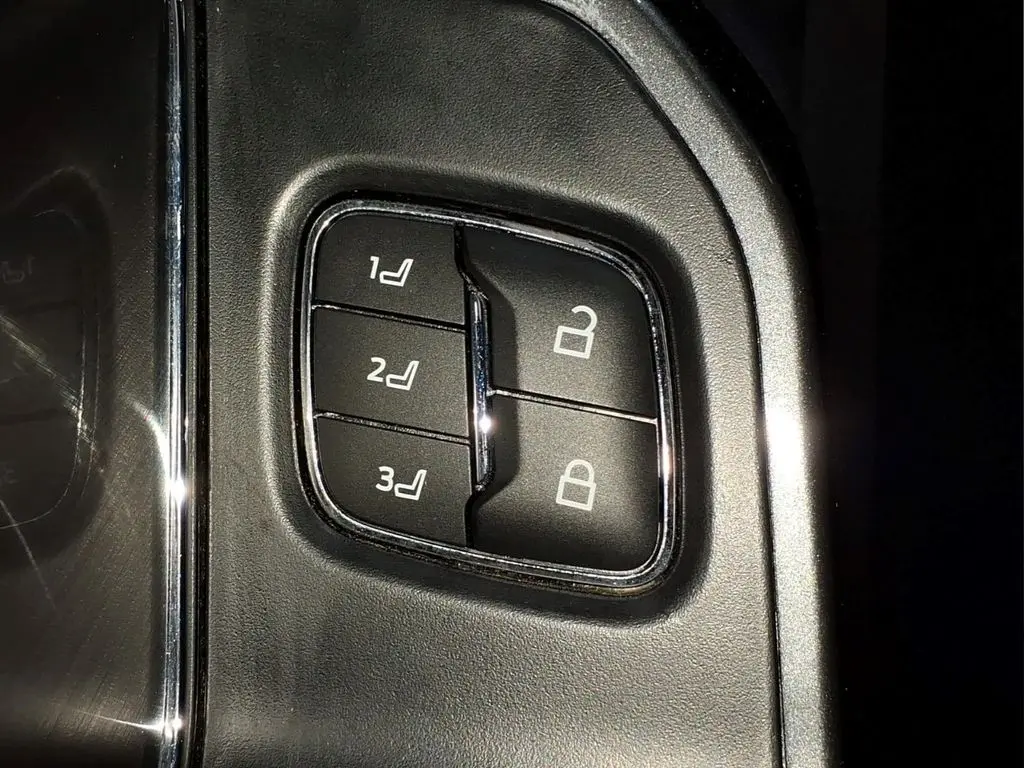 2023 Ford F-150 - $41,897