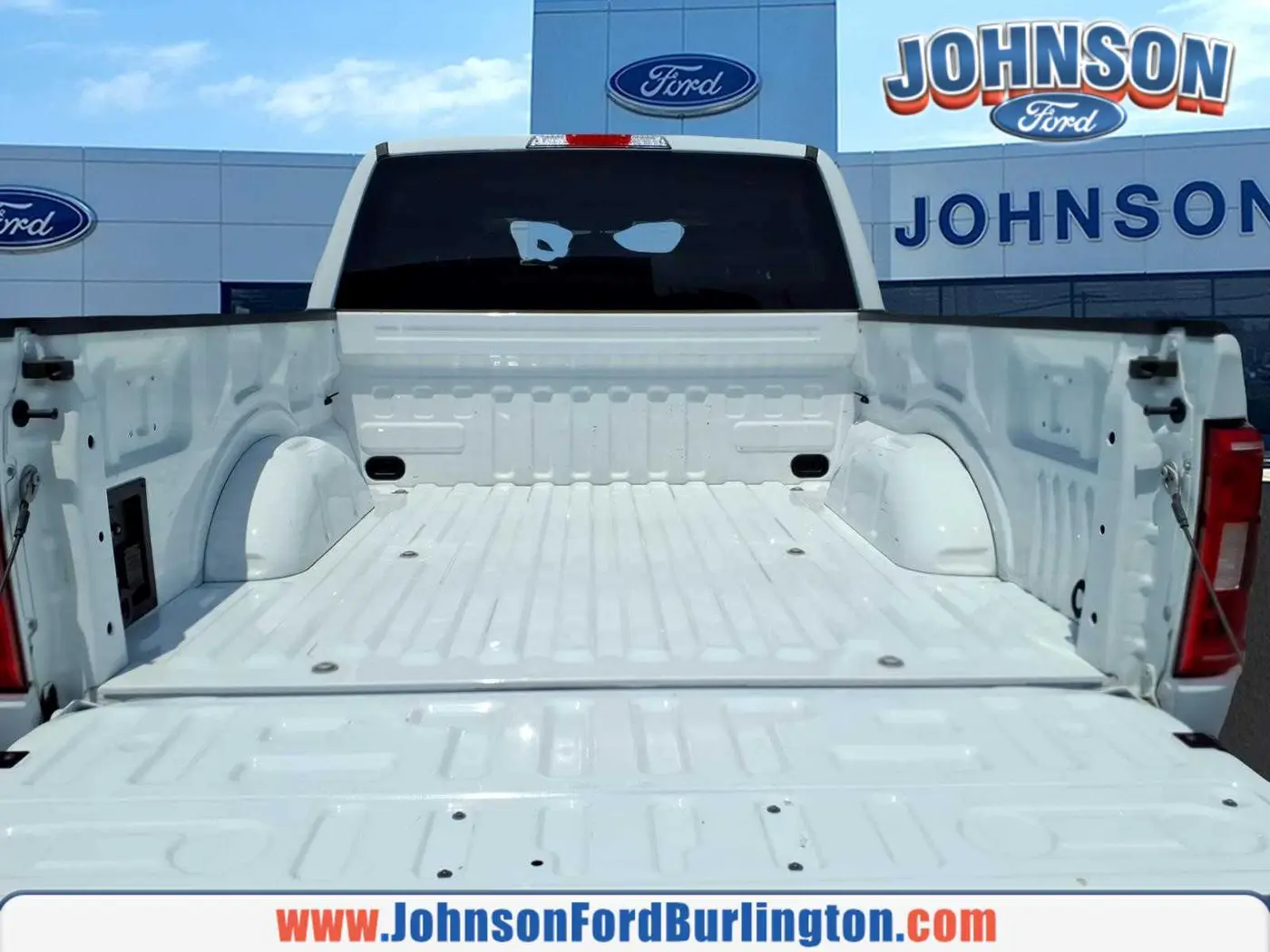 2023 Ford F-150 - $40,900