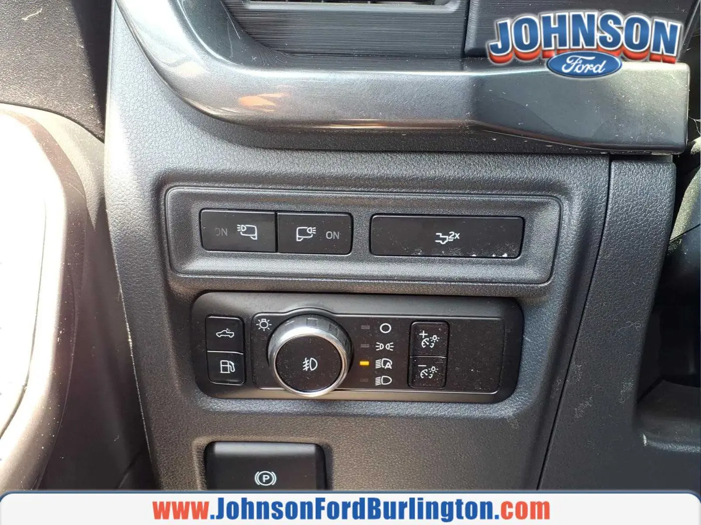 2023 Ford F-150 - $40,900