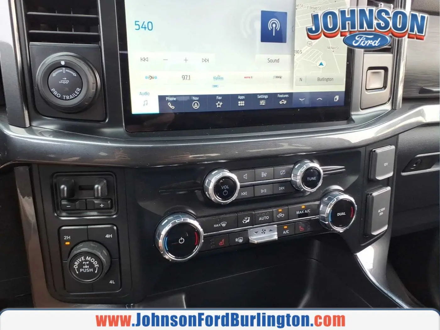 2023 Ford F-150 - $40,900