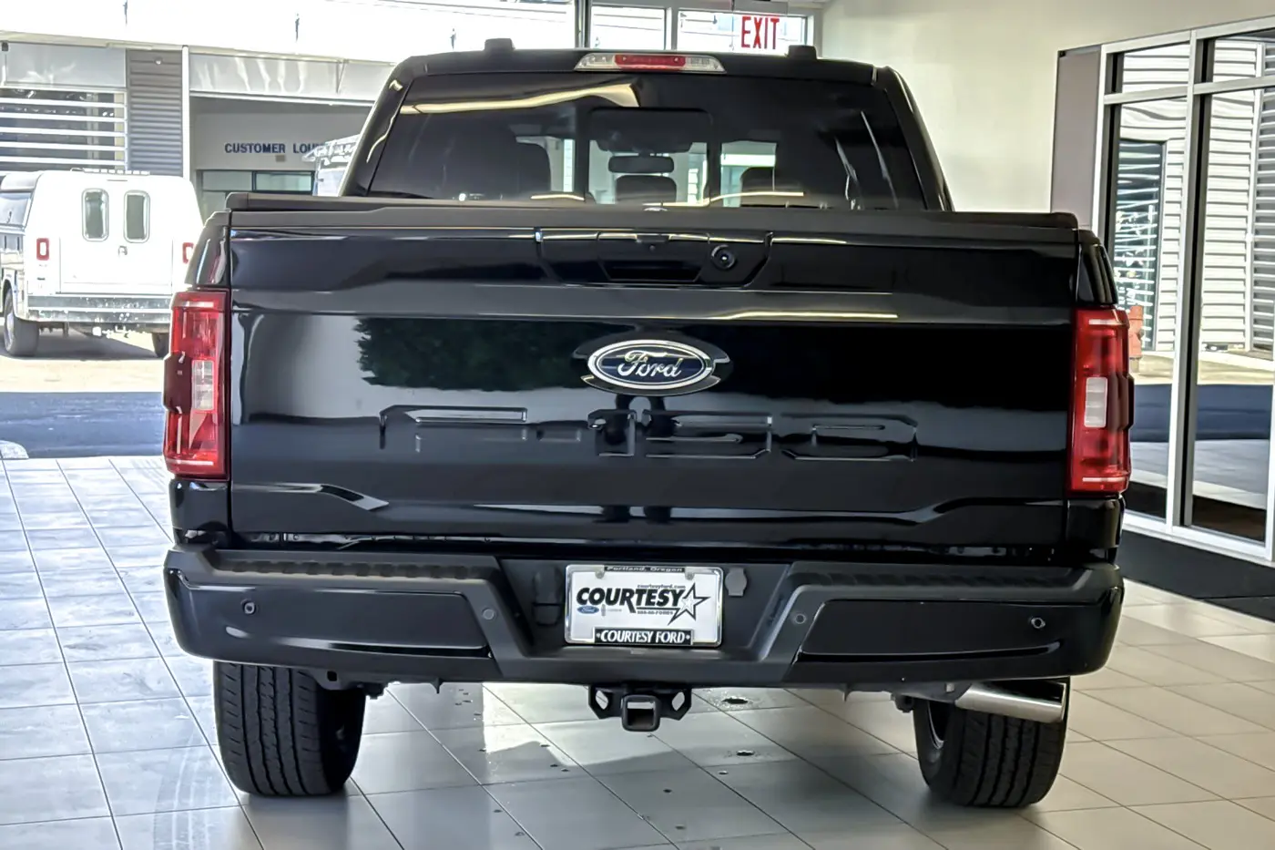 2023 Ford F-150 - $43,906
