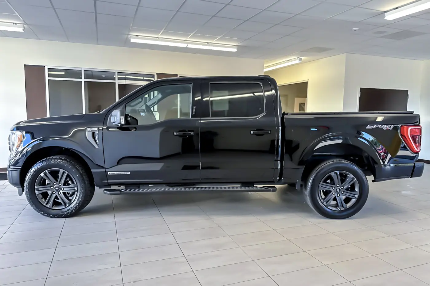 2023 Ford F-150 - $43,906