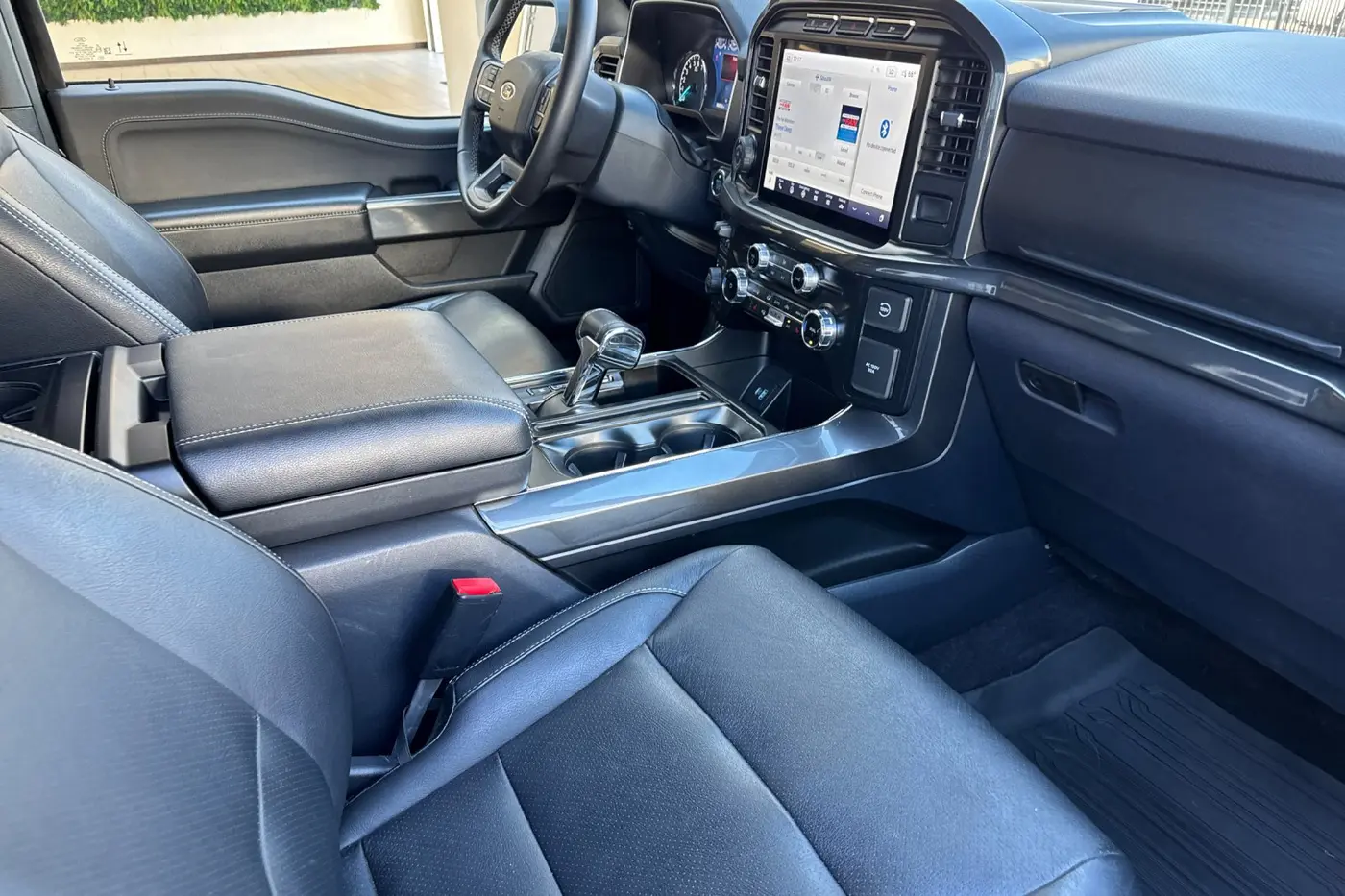 2023 Ford F-150 - $43,906