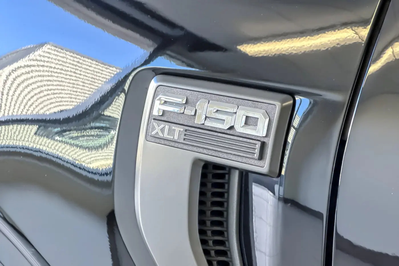 2023 Ford F-150 - $43,906