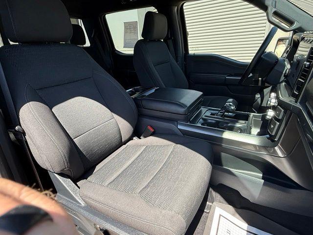 2023 Ford F-150 - $36,800