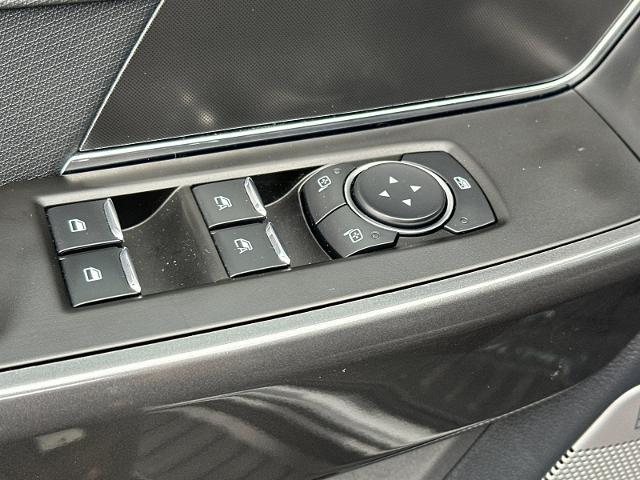 2023 Ford F-150 - $43,900