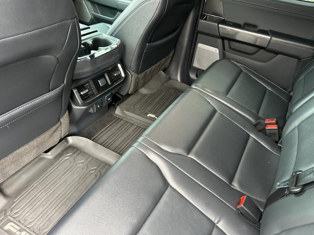 2023 Ford F-150 - $43,900